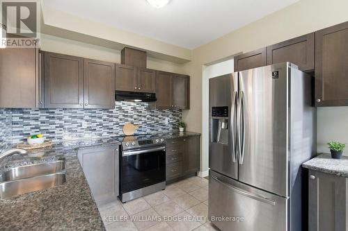 62 Browview Drive, Hamilton, ON - Indoor Photo Showing Kitchen With Double Sink With Upgraded Kitchen