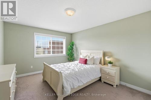 62 Browview Drive, Hamilton, ON - Indoor Photo Showing Bedroom
