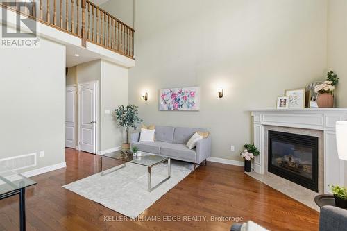 62 Browview Drive, Hamilton, ON - Indoor Photo Showing Living Room With Fireplace