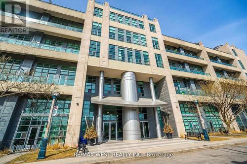 333 - 380 MACPHERSON AVENUE  Toronto, ON M4V 3E3