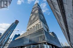 1607 - 138 DOWNES STREET  Toronto, ON M5E 0E4