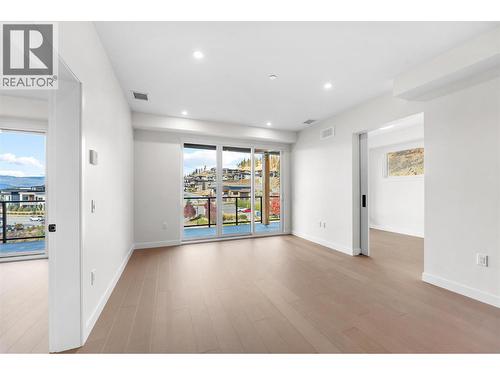 9654 Benchland Road Unit# 407, Lake Country, BC - Indoor Photo Showing Other Room