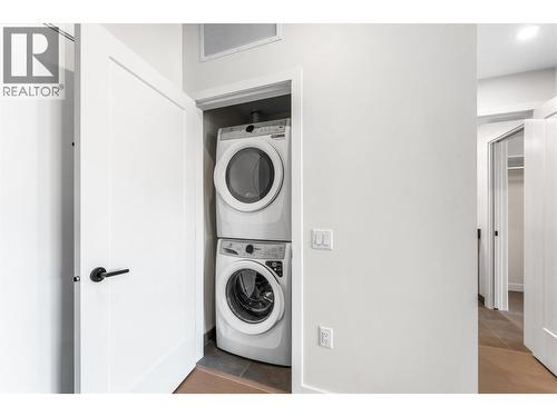 9654 Benchland Road Unit# 407, Lake Country, BC - Indoor Photo Showing Laundry Room