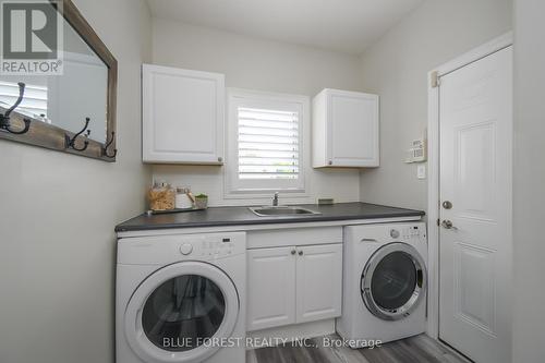 2641 Tucker Court, London North (North I), ON - Indoor Photo Showing Laundry Room