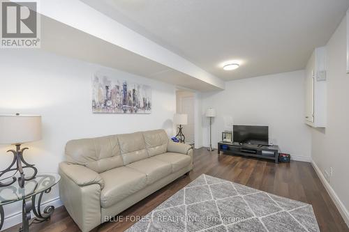 2641 Tucker Court, London North (North I), ON - Indoor Photo Showing Living Room