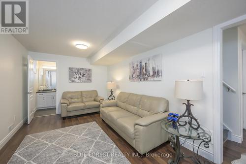 2641 Tucker Court, London North (North I), ON - Indoor Photo Showing Living Room