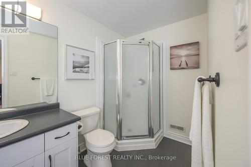 2641 Tucker Court, London North (North I), ON - Indoor Photo Showing Bathroom