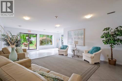 1170 Brookside Avenue Unit# 209, Kelowna, BC - Indoor Photo Showing Living Room