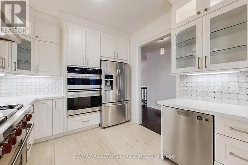 2400 Tesla Crescent, Oakville, ON - Indoor Photo Showing Kitchen With Stainless Steel Kitchen With Upgraded Kitchen