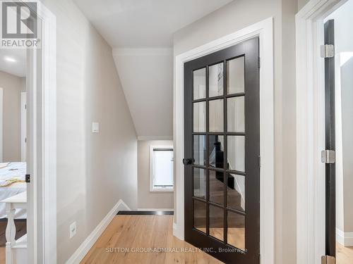 187 Rosslyn Avenue S, Hamilton, ON - Indoor Photo Showing Other Room