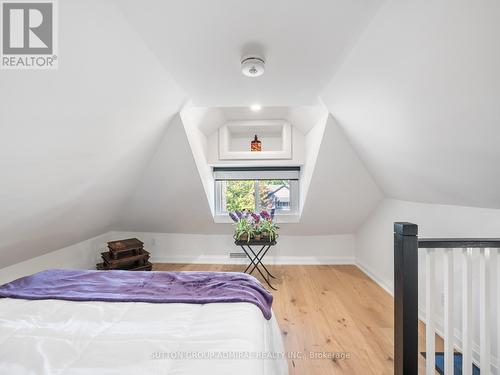 187 Rosslyn Avenue S, Hamilton, ON - Indoor Photo Showing Bedroom