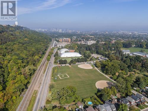 187 Rosslyn Avenue S, Hamilton, ON - Outdoor With View