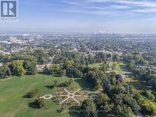 187 Rosslyn Avenue S, Hamilton, ON - Outdoor With View