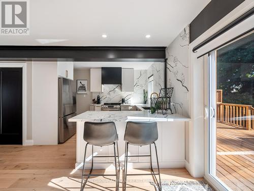 187 Rosslyn Avenue S, Hamilton, ON - Indoor Photo Showing Kitchen
