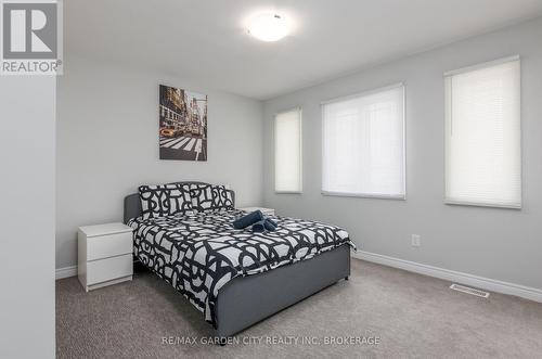 33 Bounty Avenue, Thorold (Rolling Meadows), ON - Indoor Photo Showing Bedroom