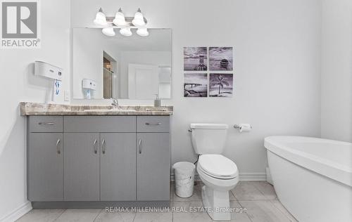83 Casely Avenue, Richmond Hill, ON - Indoor Photo Showing Bathroom