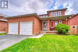 38 FALSTAFF CRESCENT  Whitby, ON L1R 1W3