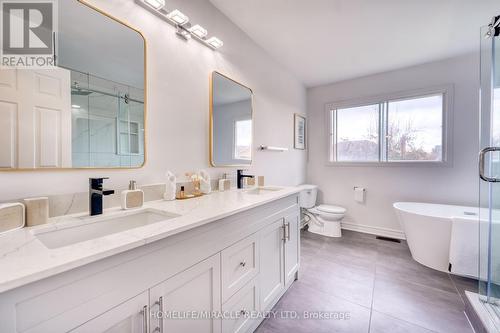 38 Falstaff Crescent, Whitby, ON - Indoor Photo Showing Bathroom