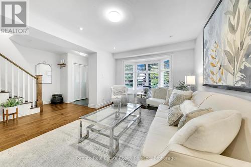 2797 Constable Road, Mississauga, ON - Indoor Photo Showing Living Room