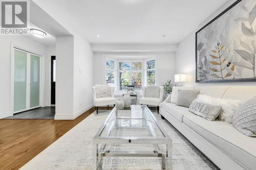 2797 Constable Road, Mississauga, ON - Indoor Photo Showing Living Room