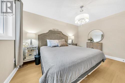 2797 Constable Road, Mississauga, ON - Indoor Photo Showing Bedroom