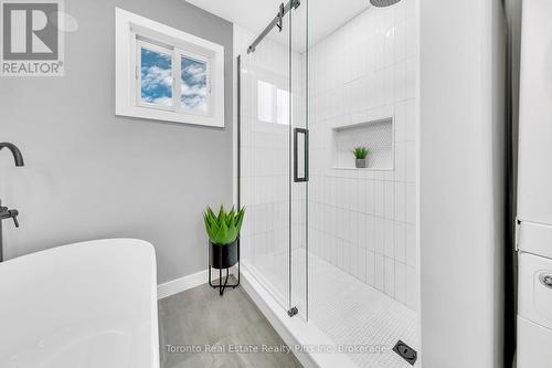 2797 Constable Road, Mississauga, ON - Indoor Photo Showing Bathroom