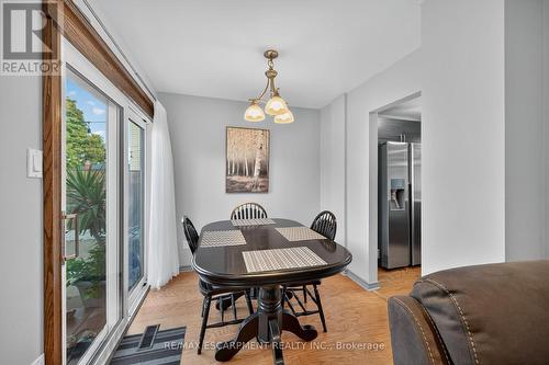 211 Birchcliffe Crescent, Hamilton, ON - Indoor Photo Showing Dining Room