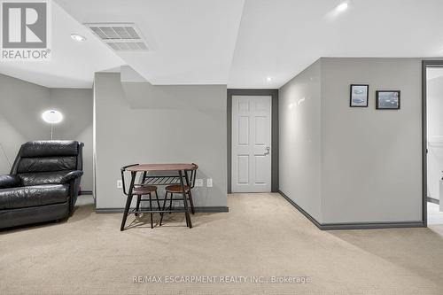 211 Birchcliffe Crescent, Hamilton, ON -  Photo Showing Other Room