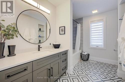 2 Nicholas Way, Guelph (Victoria North), ON - Indoor Photo Showing Bathroom