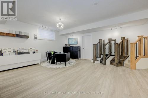 2 Nicholas Way, Guelph (Victoria North), ON - Indoor