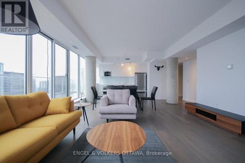 2203 - 199 Slater Street, Ottawa, ON - Indoor Photo Showing Living Room