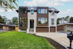 58 SUMNER HEIGHTS DRIVE  Toronto, ON M2K 1Y4