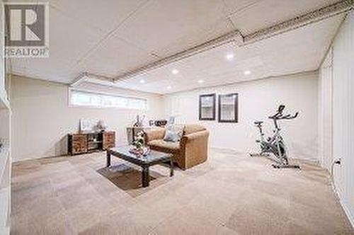 33 Groveland Crescent, Brampton, ON - Indoor