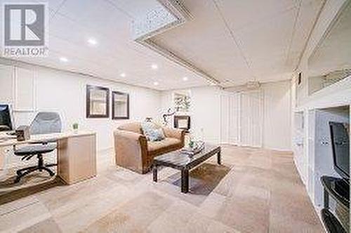 33 Groveland Crescent, Brampton, ON - Indoor