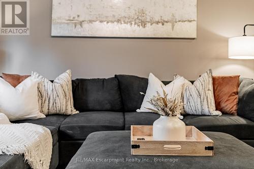 4148 Galileo Common, Burlington (Shoreacres), ON - Indoor Photo Showing Living Room