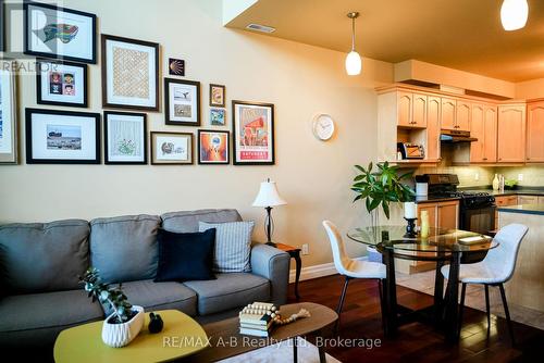 305 - 555 King Street E, Kitchener, ON - Indoor