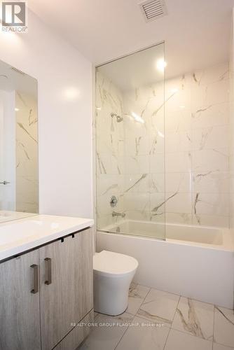 308E - 38 Honeycrisp Crescent, Vaughan, ON - Indoor Photo Showing Bathroom