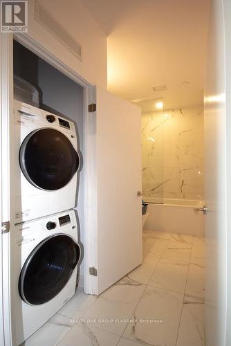 308E - 38 Honeycrisp Crescent, Vaughan, ON - Indoor Photo Showing Laundry Room