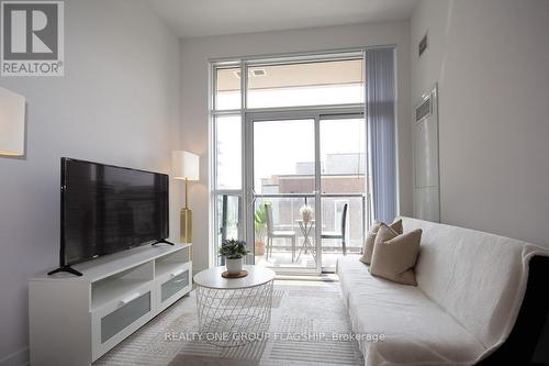 308E - 38 Honeycrisp Crescent, Vaughan, ON - Indoor Photo Showing Living Room