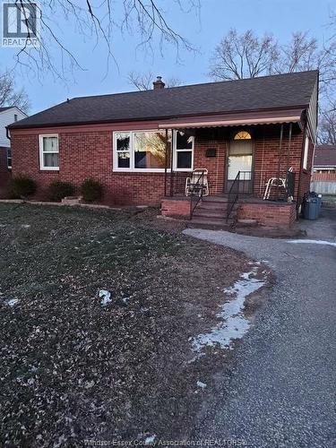 3124 BRUCE AVENUE  Windsor, ON N9E 1W5