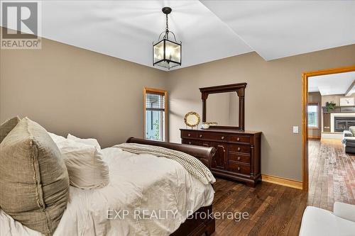 192 Sunset Boulevard, Blue Mountains, ON - Indoor Photo Showing Bedroom