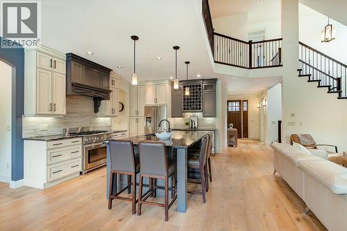 425 Audubon Court, Kelowna, BC - Indoor Photo Showing Kitchen With Upgraded Kitchen