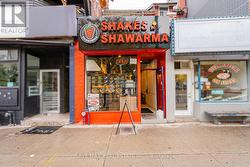 656 SPADINA AVENUE  Toronto, ON M5S 2H7