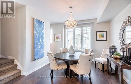 15 Pierre Trudeau Lane, Grimsby, ON - Indoor Photo Showing Dining Room