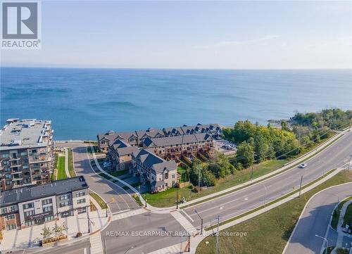 15 Pierre Trudeau Lane, Grimsby, ON - Outdoor With Body Of Water With View