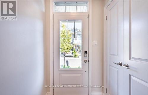 15 Pierre Trudeau Lane, Grimsby, ON - Indoor Photo Showing Other Room