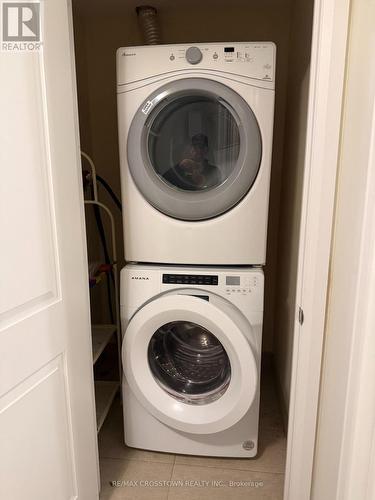 5 - 376 Blake Street, Barrie, ON - Indoor Photo Showing Laundry Room