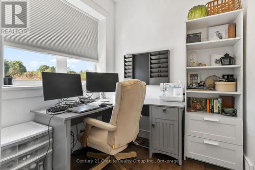 2194 Unicorn Road, Dysart Et Al (Dysart), ON - Indoor Photo Showing Office