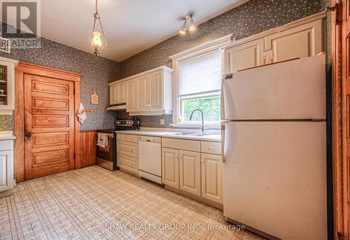 543 Queenston Road, Cambridge, ON - Indoor Photo Showing Kitchen