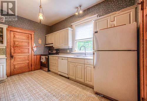 543 Queenston Road, Cambridge, ON - Indoor Photo Showing Kitchen